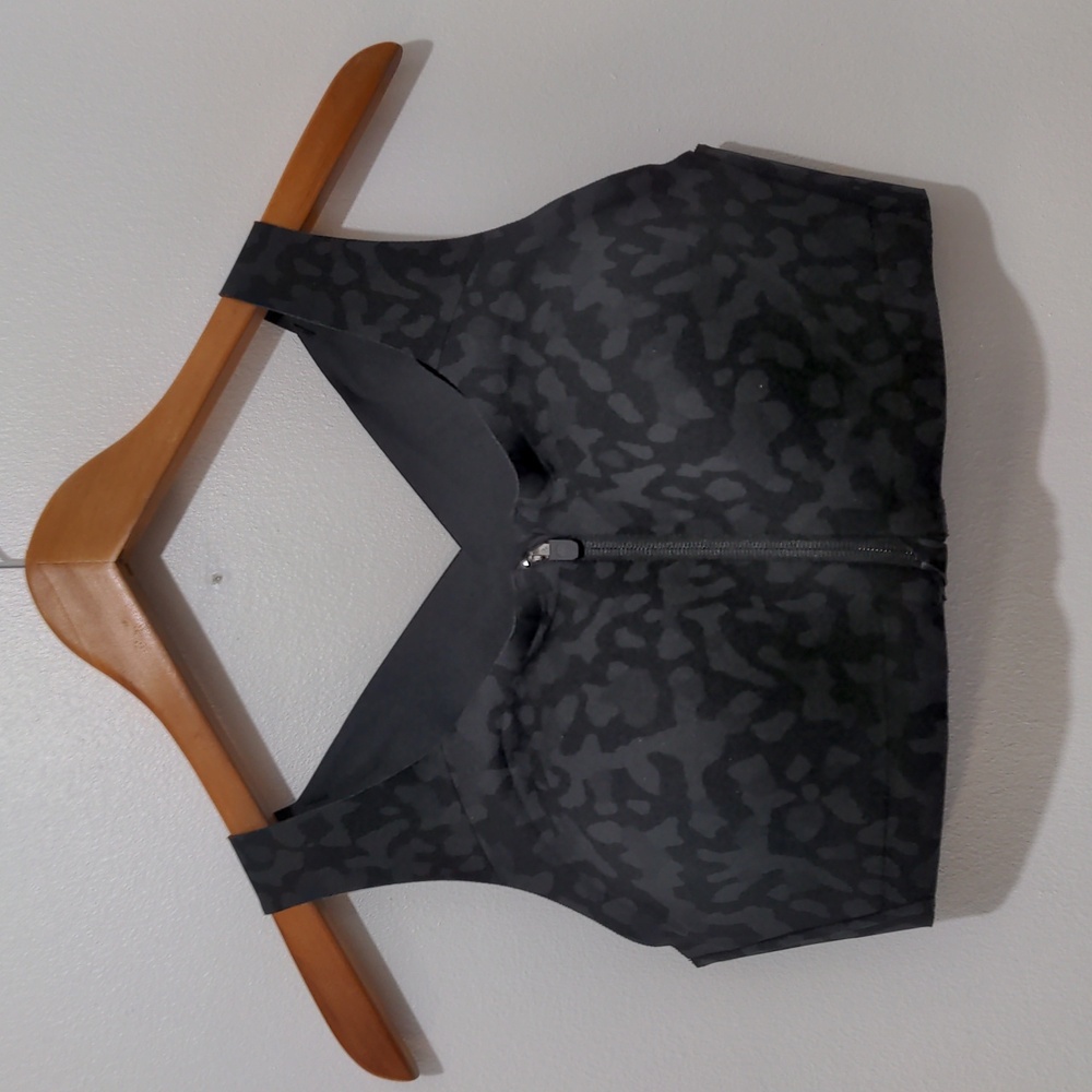 EUC Lululemon Enlite Zip Up Bra